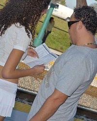 Кучерявая мулатка в мини 2 фотография Кучерявая мулатка в мини 2 фотография