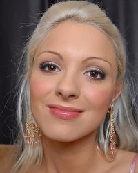 Светловолосая няшка 6 фотография Светловолосая няшка 6 фотография