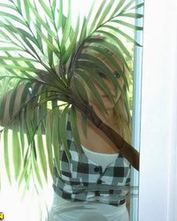 Смакует остатки спермы 1 фотография Смакует остатки спермы 1 фотография