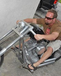 Зрелая байкерша 14 фотография