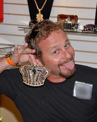 Продавец женской одежды 8 фотография Продавец женской одежды 8 фотография