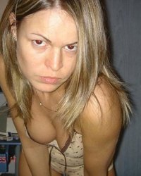 Отвязная чика проветривает выбритую манду 14 фотография Отвязная чика проветривает выбритую манду 14 фотография