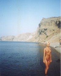 Красивые телки отдыхают на нудистском пляже 28 фотография Красивые телки отдыхают на нудистском пляже 28 фотография