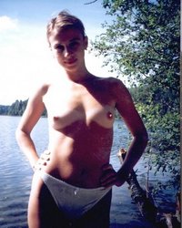 Красивые телки отдыхают на нудистском пляже 15 фотография Красивые телки отдыхают на нудистском пляже 15 фотография