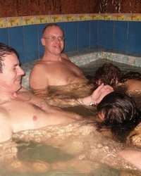 Женатики устроили в сауне групповой перепихон 1 фотография Женатики устроили в сауне групповой перепихон 1 фотография
