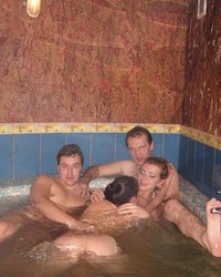 Женатики устроили в сауне групповой перепихон 32 фотография Женатики устроили в сауне групповой перепихон 32 фотография