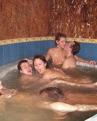 Женатики устроили в сауне групповой перепихон 22 фотография Женатики устроили в сауне групповой перепихон 22 фотография
