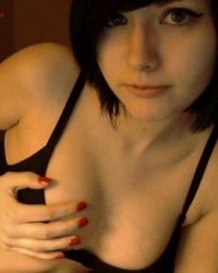 Брюнетка обожает выставлять голую жопу 21 фотография Брюнетка обожает выставлять голую жопу 21 фотография