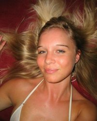 Марина любит позировать на камеру 21 фотография Марина любит позировать на камеру 21 фотография