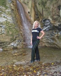 Белокурая сучка смакует писмолодом во рту 1 фотография