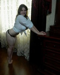 Перед парнем пышная сучка ходит голенькой 26 фотография Перед парнем пышная сучка ходит голенькой 26 фотография