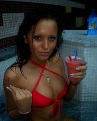 Застенчивая девушка у себя дома ходит голенькой 24 фотография Застенчивая девушка у себя дома ходит голенькой 24 фотография