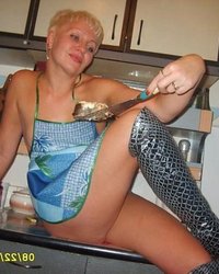 Остались раздетыми и показали откровенные места 20 фотография Остались раздетыми и показали откровенные места 20 фотография