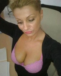 Бывалые доярки отставили письки и приготовились к разврату 7 фотография Бывалые доярки отставили письки и приготовились к разврату 7 фотография