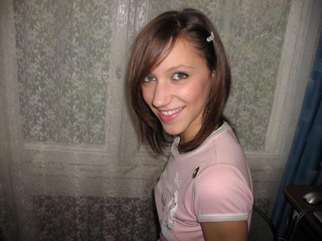 Тощая девушка в черном нижнем белье 8 фото