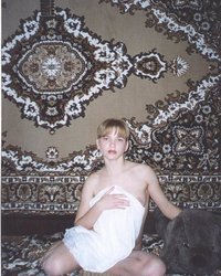 Блудницы сделали эротические снимки на даче 15 фотография