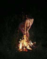 Лесная нимфа у костра 8 фотография Лесная нимфа у костра 8 фотография