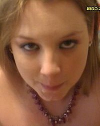 Красотка обхватила губками набухшую головку 13 фотография Красотка обхватила губками набухшую головку 13 фотография