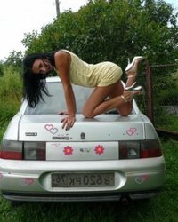 Привлекательные голые девушки возле авто 20 фотография Привлекательные голые девушки возле авто 20 фотография