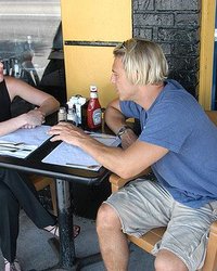 Мать одиночка познакомилась в интернете с трахарем 2 фотография Мать одиночка познакомилась в интернете с трахарем 2 фотография