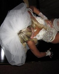 Стальные концы для развратной блондинки 27 фотография