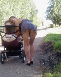 Худенькие милашки влекут обнаженными кисками 4 фотография Худенькие милашки влекут обнаженными кисками 4 фотография