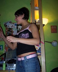 Брюнетка отдалась за стакан пива 2 фотография Брюнетка отдалась за стакан пива 2 фотография