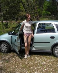 Шалашовка старается возбуждать своими буйками 1 фотография Шалашовка старается возбуждать своими буйками 1 фотография