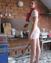 Прелестная домохозяйка осталась голяком 16 фотография Прелестная домохозяйка осталась голяком 16 фотография
