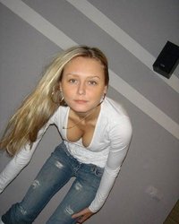 Худая и грудастая блондинка 2 фотография Худая и грудастая блондинка 2 фотография