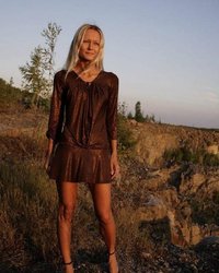 Худая и грудастая блондинка 1 фотография Худая и грудастая блондинка 1 фотография