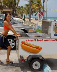 Худенькая негритянка отдалась незнакомому покупателю 1 фотография Худенькая негритянка отдалась незнакомому покупателю 1 фотография