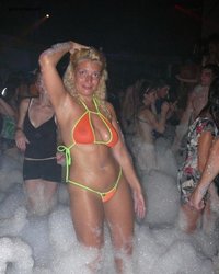 Великолепная блонда сверкает нагим телом на природе 16 фотография Великолепная блонда сверкает нагим телом на природе 16 фотография