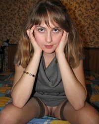 Пьяненькая Валька разделась и наделала снимков 4 фотография Пьяненькая Валька разделась и наделала снимков 4 фотография