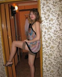 Пьяненькая Валька разделась и наделала снимков 10 фотография Пьяненькая Валька разделась и наделала снимков 10 фотография