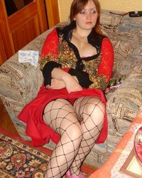 Безотказница задрала юбку и показала трусики 1 фотография Безотказница задрала юбку и показала трусики 1 фотография