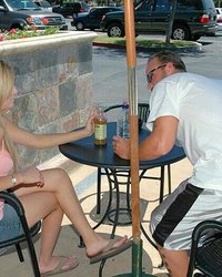 Залил лицо грудастой незнакомки 1 фотография Залил лицо грудастой незнакомки 1 фотография