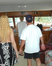 Развратница удовлетворяет парня анальной дыркой 4 фотография