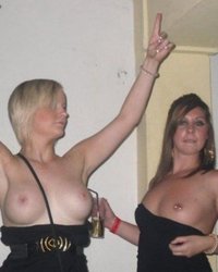 Милые дамы с голеньким бюстом 8 фотография Милые дамы с голеньким бюстом 8 фотография