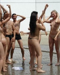 Развратницы в клубе устроили обнаженные танцы 6 фотография Развратницы в клубе устроили обнаженные танцы 6 фотография