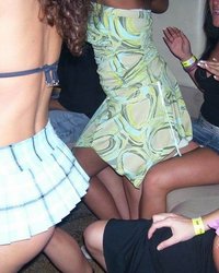 Развратницы в клубе устроили обнаженные танцы 10 фотография Развратницы в клубе устроили обнаженные танцы 10 фотография