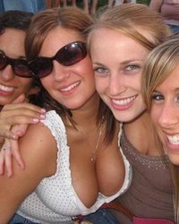 Пенная вечеринка закончилась обнаженкой 14 фотография Пенная вечеринка закончилась обнаженкой 14 фотография