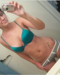 Аспирантки оголились за новенький телефон 14 фотография Аспирантки оголились за новенький телефон 14 фотография