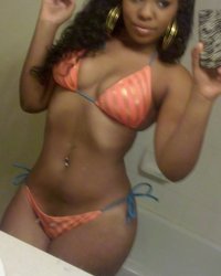 Конвоирши остались нагишом перед зеркалом 8 фотография