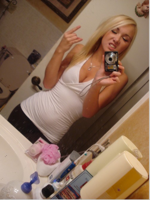 Озорницы блистают сочными титьками 6 фото