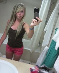 Милые девушки сняли лифчики 2 фотография Милые девушки сняли лифчики 2 фотография