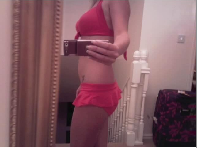 Секси дамочки голышом в ванной перед зеркалом 17 фото