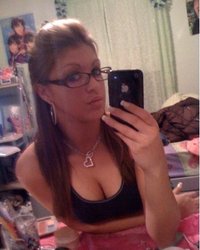 Худенькие мамзели обнажились для селфи 2 фотография Худенькие мамзели обнажились для селфи 2 фотография