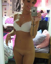 Стюардессы перед вылетом делают обнаженные снимки 13 фотография Стюардессы перед вылетом делают обнаженные снимки 13 фотография