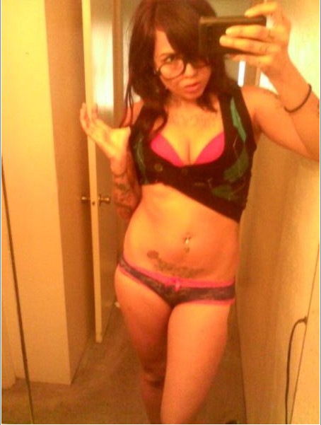 Стюардессы перед вылетом делают обнаженные снимки 15 фото